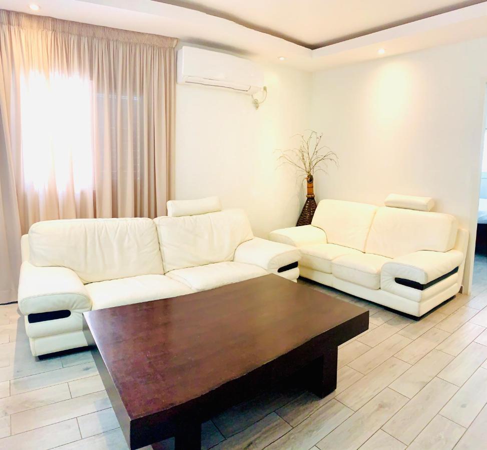 Royal Lea Apartmens Netanya Exterior photo