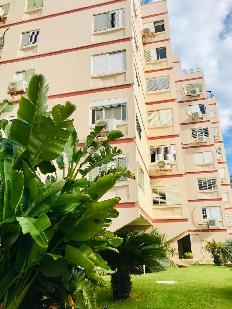 Royal Lea Apartmens Netanya Exterior photo
